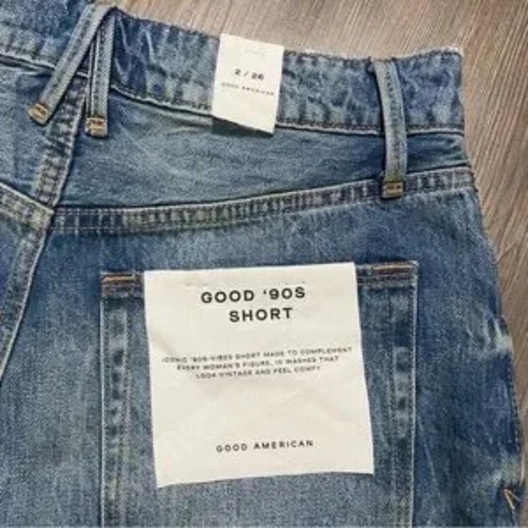 Good American Good ‘90s Short - Picture 2 of 3